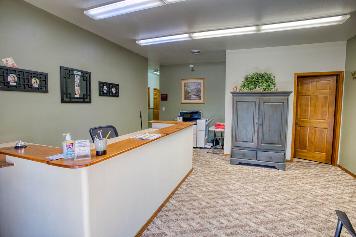 Showlow Office Buildings for Sale (9) Office space with carpet flooring, ample storage, and a welcoming feel. For sale in Show Low, Arizona.
